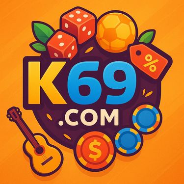 Mão segurando um smartphone com a interface do aplicativo de apostas K69.com